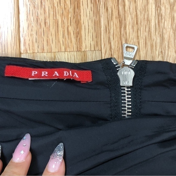AUTHENTIC PRADA black mini skirt - Picture 3 of 8